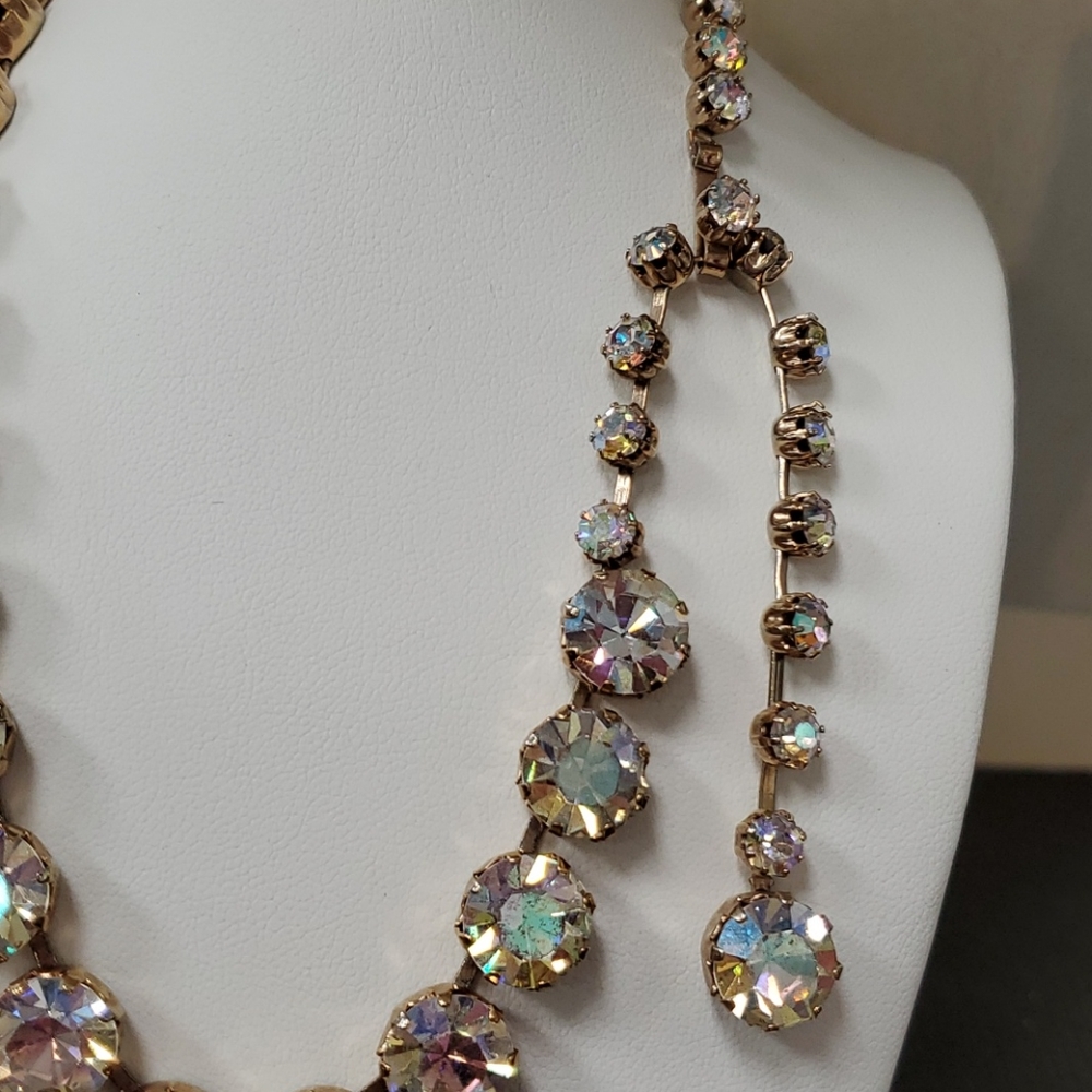 Jewelry - Picture 3 of 4
